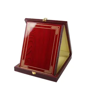 Placas de madeira sólida personalizadas artesanais, escudo em branco com placa vermelha inspirativa em madeira com caixa de madeira