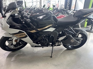 GRAN OFERTA Kawasaki Ninja ZX-6R ABS 2026 Versión de Alta Gama 600cc 1001-2000W Tres Modos de Potencia Ajustables KTRC de Tres Etapas Japón - Product Image 4