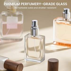 Flacons vaporisateurs de parfum en verre carrés plats portables et rechargeables de 30 ml et 50 ml avec couvercle en bois - Product Image 2