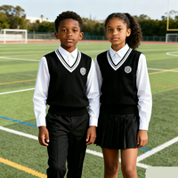 Gilet pull noir personnalisé en gros à col en V, tricot d'uniforme scolaire avec logo brodé pour étudiants