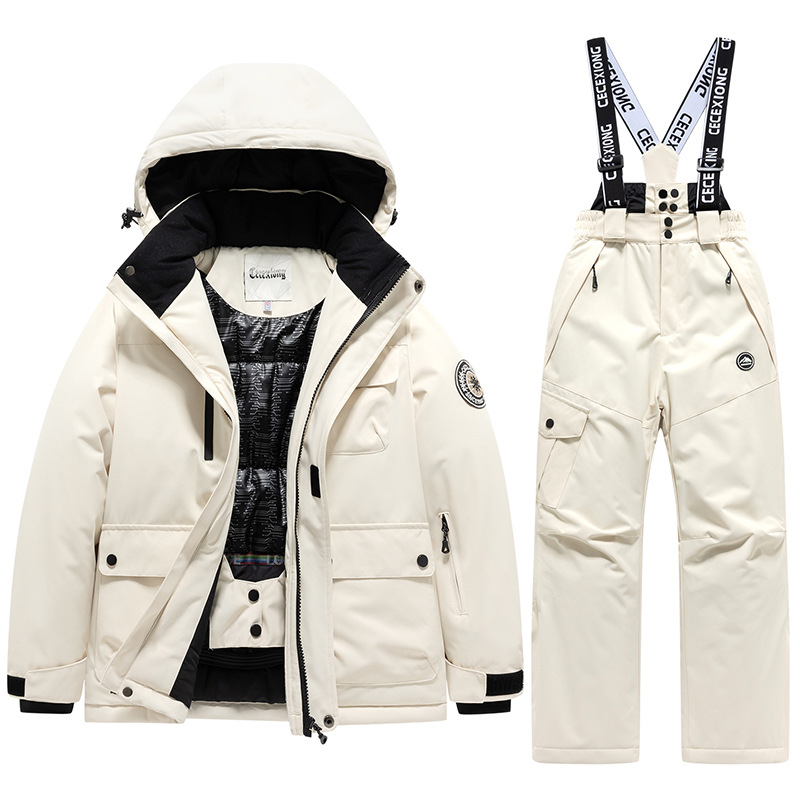 Costume couleur abricot lait