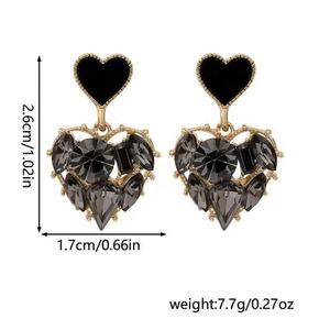 Boucles d'oreilles en forme de cœur en strass de luxe classique de version coréenne noire pour femmes, tendance, célébrité d'Internet - Product Image 3