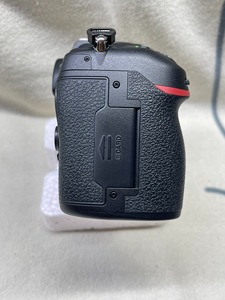 Appareil photo numérique professionnel d'occasion plein format 25MP 4K 30fps avec connectivité sans fil intégrée D780 - Product Image 3