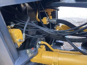 Cargador Frontal Versátil de 3 Toneladas con Distancia Entre Ejes de 2.87m y Radio de Giro de 5.8m para Sitios de Trabajo Confinados y Aplicaciones Municipales - Product Image 6