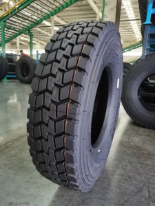 Neumático 9.5R17.5 para Camiones Ligeros y Autobuses, Todas las Posiciones, Alta Resistencia al Desgaste, Larga Duración, Comercial - Product Image 1