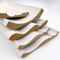 Gesso — jupe de sol en bois revêtu de pièces, moulage de couronne, escalier recourbé, mur en bois, dessins d'angle de planche