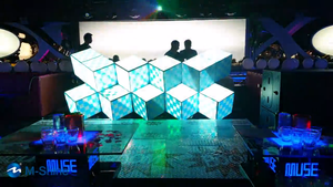 M-shine Vente Chaude Creative Irrégulier LED DJ Stand pour Panneau Conversion Vide Event Bar Festival de Musique Électronique Led Display - Product Image 5