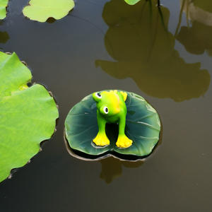 कस्टम रेज़िन मेंढक मूर्ति आउटडोर गार्डन स्विमिंग पूल फ्लोट्स शिल्प के लिए कलात्मक फ्लोटिंग तालाब सजावट - Product Image 4