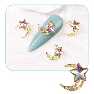 Qianya, venta al por mayor, abalorios de uñas de diamantes de imitación de lujo a granel, calcomanías de uñas de diamantes, aleación de oro y plata, abalorios de uñas 3D Sailor Moon Star - Product Image 5