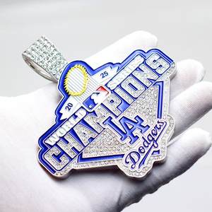 नए 2025 लॉस एंजिल्स डॉज विजेता का पदक प्रत्येक अवसर के लिए स्टाइलिश गहने के साथ दो रंग विकल्पों में आता है। - Product Image 4