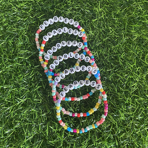 Pulseras elásticas con cuentas <span class=keywords><strong>de</strong></span> letras acrílicas <span class=keywords><strong>de</strong></span> <span class=keywords><strong>Amistad</strong></span> <span class=keywords><strong>de</strong></span> verano personalizables Love BFF pulsera <span class=keywords><strong>de</strong></span> cuentas <span class=keywords><strong>de</strong></span> semillas <span class=keywords><strong>de</strong></span> cristal inicial - Product Image 4