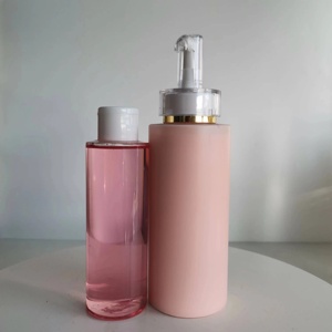 Ensemble Éclaircissant et Hydratant OEM/ODM : Lait Corporel Carotte, Huile Corporelle, Gommage Exfoliant Fraise, Savon Rose Éclatant pour la Beauté - Product Image 4