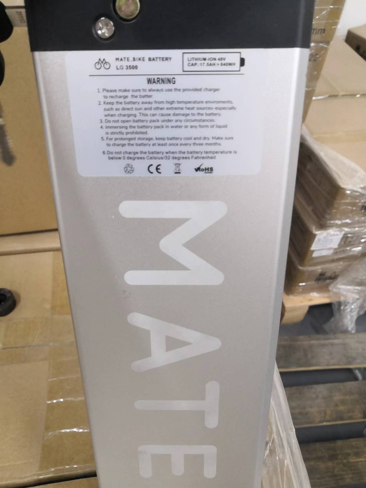 MATE バイク　チャージングアダプタ　BC254480030 リチウムイオン充電器MATE Xバイク用充電器、RCA充電プラグ付き