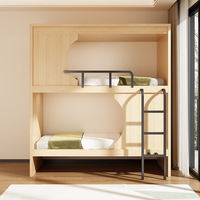 Hôtel de jeunesse, maison d'hôtes, appartement avec lits superposés, dortoir scolaire, chambre à coucher moderne minimaliste en bois, lit double sans dérangement