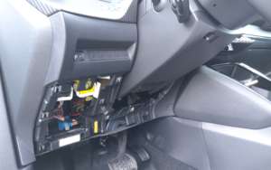 VENTES FLASH pour Peugeot <span class=keywords><strong>2008</strong></span> Active 1.2L <span class=keywords><strong>Essence</strong></span> Automatique <span class=keywords><strong>Essence</strong></span> d'occasion - Product Image 3