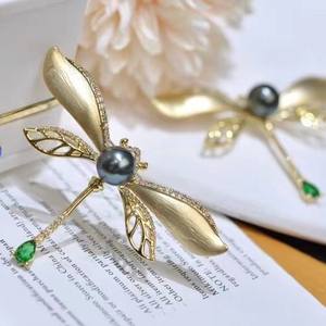 Broche de Perla Negra Natural de Tahití con Diseño de Flor y Libélula, Joyería de Moda para Otoño e Invierno - Product Image 1
