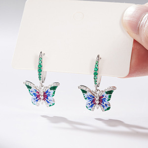 Orecchini Pendenti a Farfalla per Donne, Gioielli Eleganti Ispirati alla Natura - Product Image 3