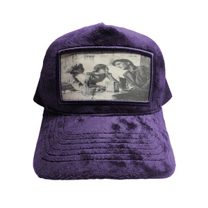 Casquette Trucker Sportive 5 Panneaux Personnalisable en Gros, Perforée au Laser, 100% Polyester Velours et Maille, Casquette Vierge en Stock - Product Image 1