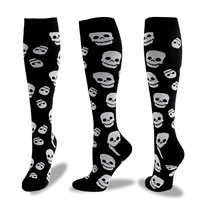 Chaussettes de compression montantes à motif squelette et crâne pour Halloween, idéales pour la course et l'évacuation de l'humidité
