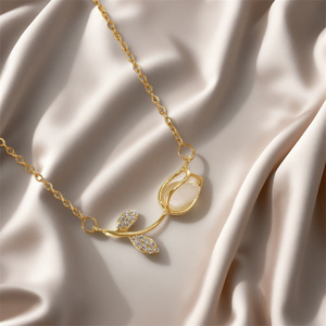 Collar <span class=keywords><strong>con</strong></span> colgante de flor de tulipán de Venta caliente de verano <span class=keywords><strong>con</strong></span> cadena chapada en oro de 18 quilates para mujer, regalo de fiesta diario - Product Image 4