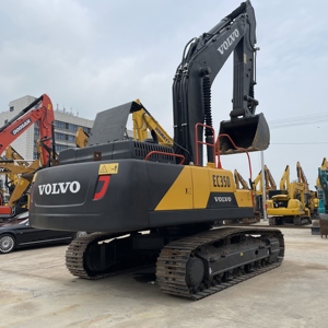 Volvo EC350 robuste et durable pour le creusement et le remblayage de fondations de sites industriels avec des matériaux granulaires lourds et volumineux - Product Image 4