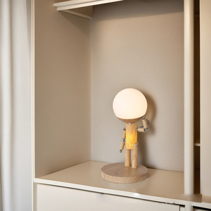 Creative Moon Penalties Lámpara de escritorio LED de metal moderno Control táctil Luz de cuidado de ojos para dormitorio Bedhead Decoración de sala de estar - Product Image 5