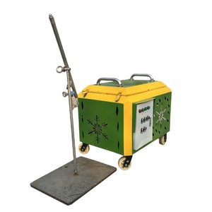 Máquina de nieve eléctrica de 6000W AC 220-240V con cuerpo de plástico y panel de control para esculturas de hielo y uso en parques temáticos - Product Image 4