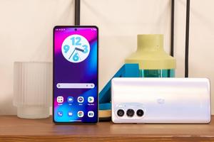 Smartphone <span class=keywords><strong>Motorola</strong></span> <span class=keywords><strong>Edge</strong></span> <span class=keywords><strong>30</strong></span> <span class=keywords><strong>Pro</strong></span> reconditionné débloqué, téléphones mobiles d'occasion de qualité supérieure, <span class=keywords><strong>prix</strong></span> de gros, commandes en gros - Product Image 3