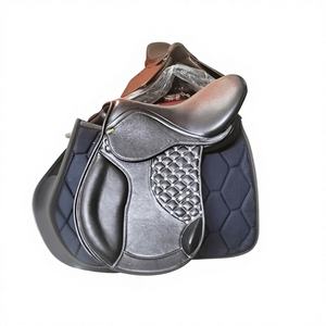 Silla de montar profesional de cuero estilo inglés para entrenamiento de caballos, con doble banda abdominal y estructura de madera, para resistencia. - Product Image 1