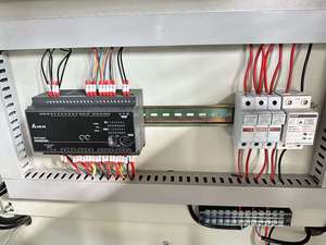 เครื่องเชื่อมแบบไร้รอยต่อสองหัวคุณภาพสูงพร้อมเครื่องยนต์สำหรับการผลิตประตูและหน้าต่างอลูมิเนียม ระดับความปลอดภัยสูง - Product Image 5