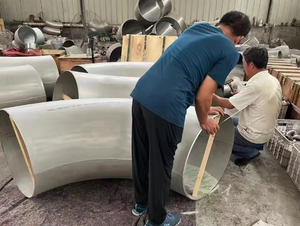 Codos de acero al carbono de alta resistencia resistentes a la corrosión, ideales para tuberías de vapor, calderas y sistemas de plomería industrial - Product Image 5