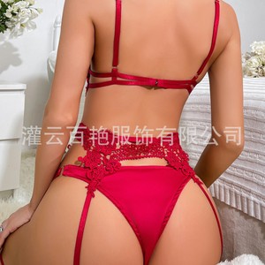 Nuovo Set Intimo Sexy da Donna 2025 in Pizzo e Rete con Ricami Floreali e Applicazioni a Cuore Rosso, Stile Europeo e Americano - Product Image 2