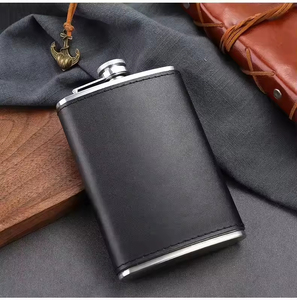 Petaca de whisky de acero inoxidable 304 de alta gama, cuidadosamente seleccionada, portátil para uso en exteriores, 5 onzas, estilo compacto y minimalista. - Product Image 2