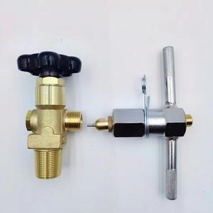 Vanne de remplissage haute pression QF-40B, vanne à oxygène pour cylindre avec pince anti-erreur de chargement, broche d'éjection, embout pour maintien sous pression - Product Image 2