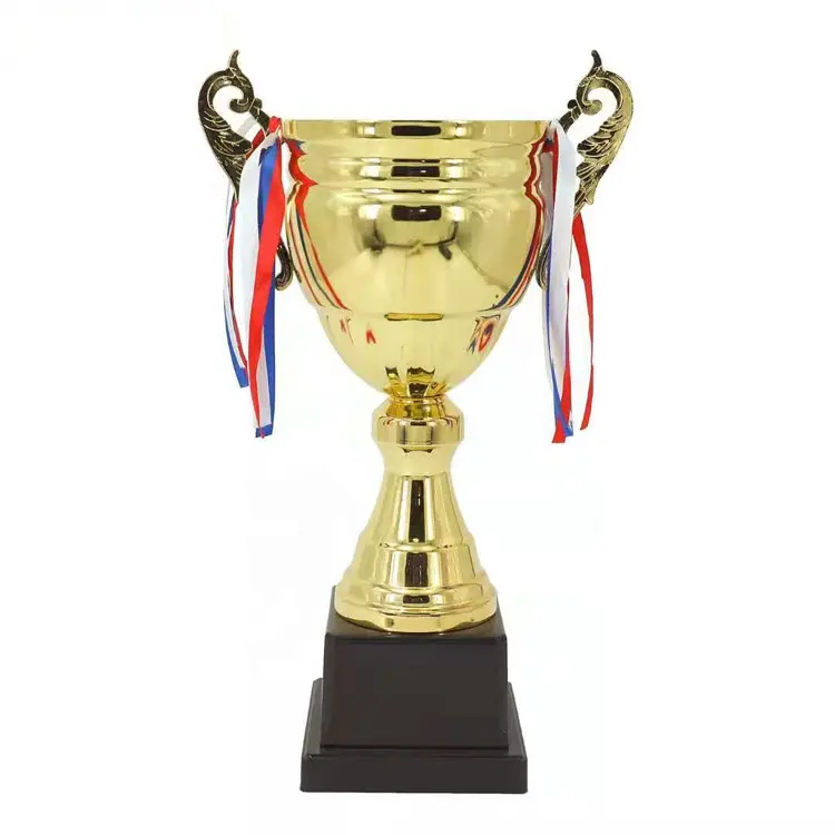 Folk Ambachten Gift Voetbal Trofeeën En Medailles Cups Metalen Trofeeën Cup