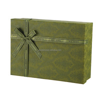 Boîtes cadeaux personnalisées en papier recyclé de luxe avec poignée en ruban, gaufrage du logo, impression, revêtement UV, feuille d'or