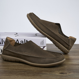 Mocassins d'été pour hommes en cuir respirant, à bout rond, à enfiler, légers et confortables, avec semelle intermédiaire en EVA et semelle extérieure en caoutchouc - Product Image 1