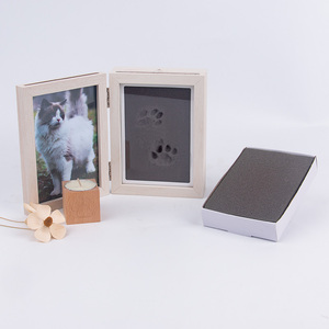 Set di Cornici Fotografiche Moderne e Eleganti in Argilla e Schiuma Fatte a Mano per Impronte di Gatti, Cani, Neonati, Ricordi, Souvenir, Urne per Animali Domestici - Product Image 1