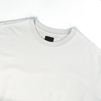 Polo de manga corta con estampado para hombre lateral del logotipo en relieve de algodón y malla de secado rápido personalizado al por mayor