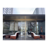 Portes automatiques en verre sur mesure, montées sur cadre, avec technologie de détection, coulissantes électriques, design moderne pour usage en magasin