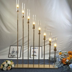 Vente en gros d'usine, chandelier à 8 bras en métal doré et acrylique, porte-<span class=keywords><strong>bougie</strong></span> haut, <span class=keywords><strong>centre</strong></span> <span class=keywords><strong>de</strong></span> <span class=keywords><strong>table</strong></span> pour Noël et mariage - Product Image 1