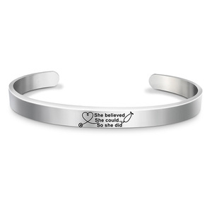 Op maat gegraveerde roestvrijstalen open armband, C-vormig blank met spiegel/matte afwerking voor groothandel sieraden - Product Image 2