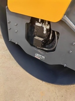 Mesin Penggilas Jalan Bekas SAKAI SW750N 10 Ton Vibratory Double Drum Steel Wheel Diesel Engine dengan Motor & Pompa
