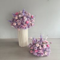 Boules de fleurs artificielles les plus populaires, roses rouges et blanches réalistes, centres de table de mariage et décoration de fond