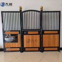 Panneaux de box pour chevaux modulaires en acier et bambou/WPC, assemblage facile, portes battantes/coulissantes, galvanisés à chaud, durables, longue durée de vie