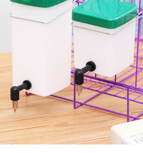 Diseño <span class=keywords><strong>de</strong></span> pin <span class=keywords><strong>de</strong></span> disparo antigoteo, jaula colgante, tetera, dispositivo <span class=keywords><strong>de</strong></span> plástico para beber, conejo, hámster, botella <span class=keywords><strong>de</strong></span> agua potable, alimentador colgante - Product Image 5