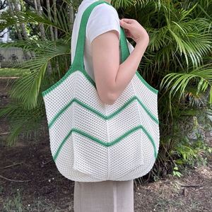 Sac fourre-tout d'été bohème en crochet, orné de fleurs, sac de plage tendance, sac à bandoulière portable - Product Image 1