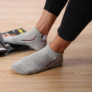 Calzini Sportivi da Uomo Personalizzati, Traspiranti e Compressivi, in Morbido Cotone, per Maratona, con Logo Personalizzato - Product Image 2