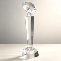 Trophée en verre cristal gravé sablé avec base de présentation pour la reconnaissance des réalisations