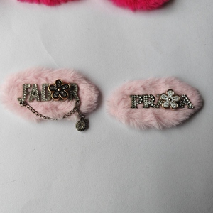 Pluche charme patch met metalen letter bling strass telefoonhoesje aanhangertjes DIY decoratie schattig zacht pluizig cadeau meisjes - Product Image 3